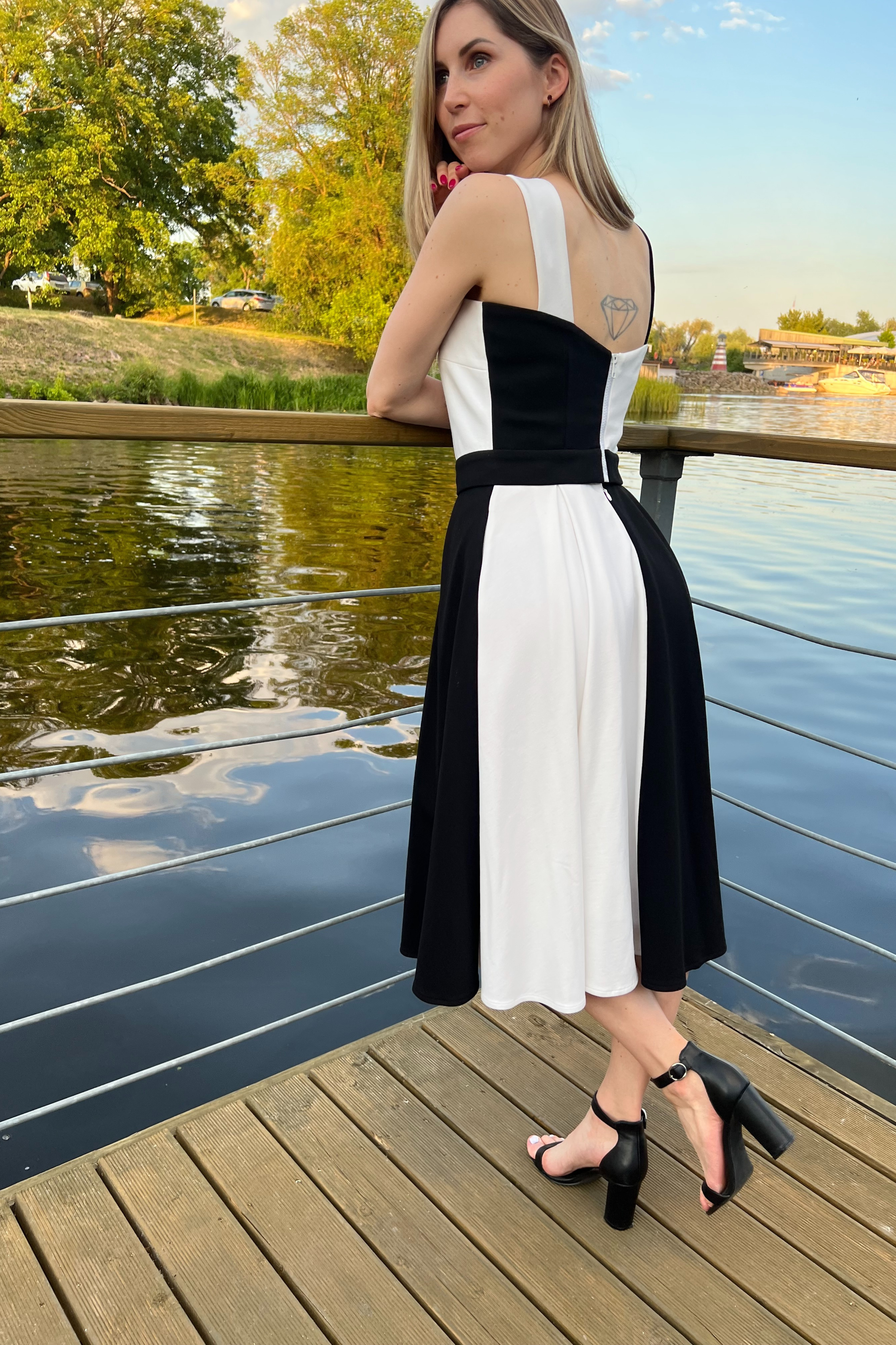 women's black and white cocktail dress Black & White Cocktail Dress: Elegant Fitted Viscose Blend