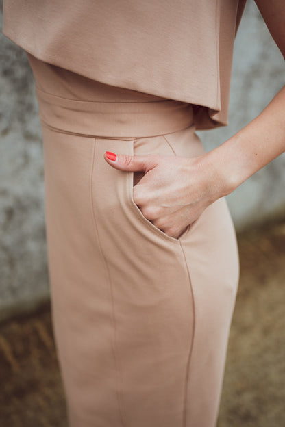 Pencil skirt with pockets