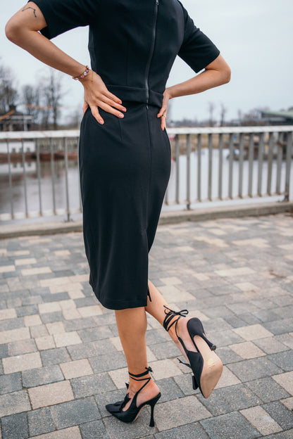 Pencil skirt with pockets