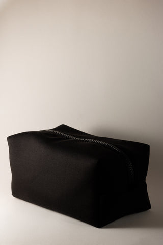 Boxy cosmetic bag with inside pockets
