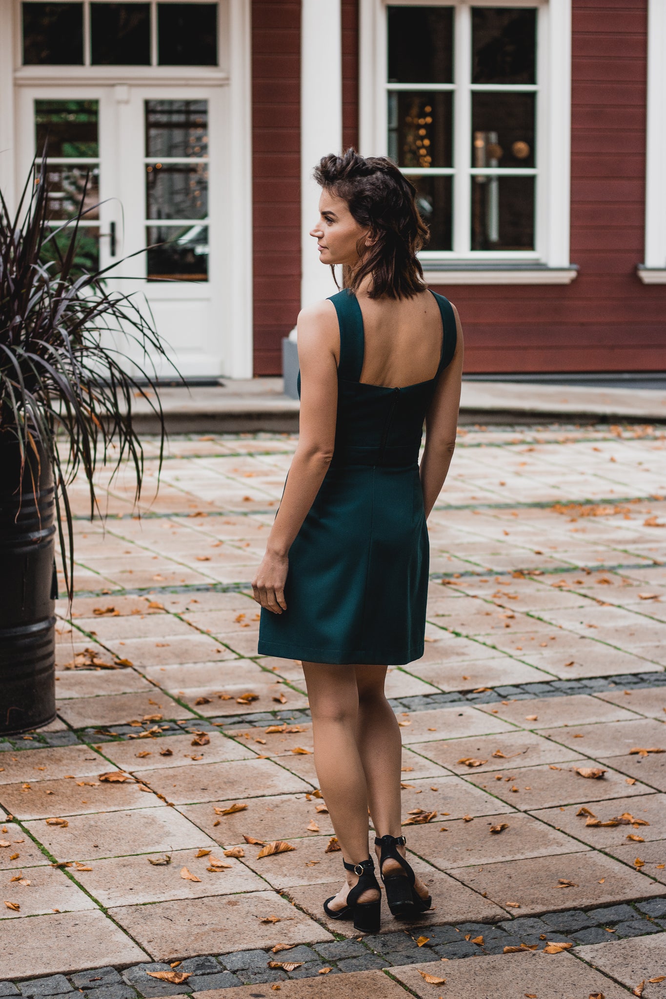 Green dress 2025 black heels