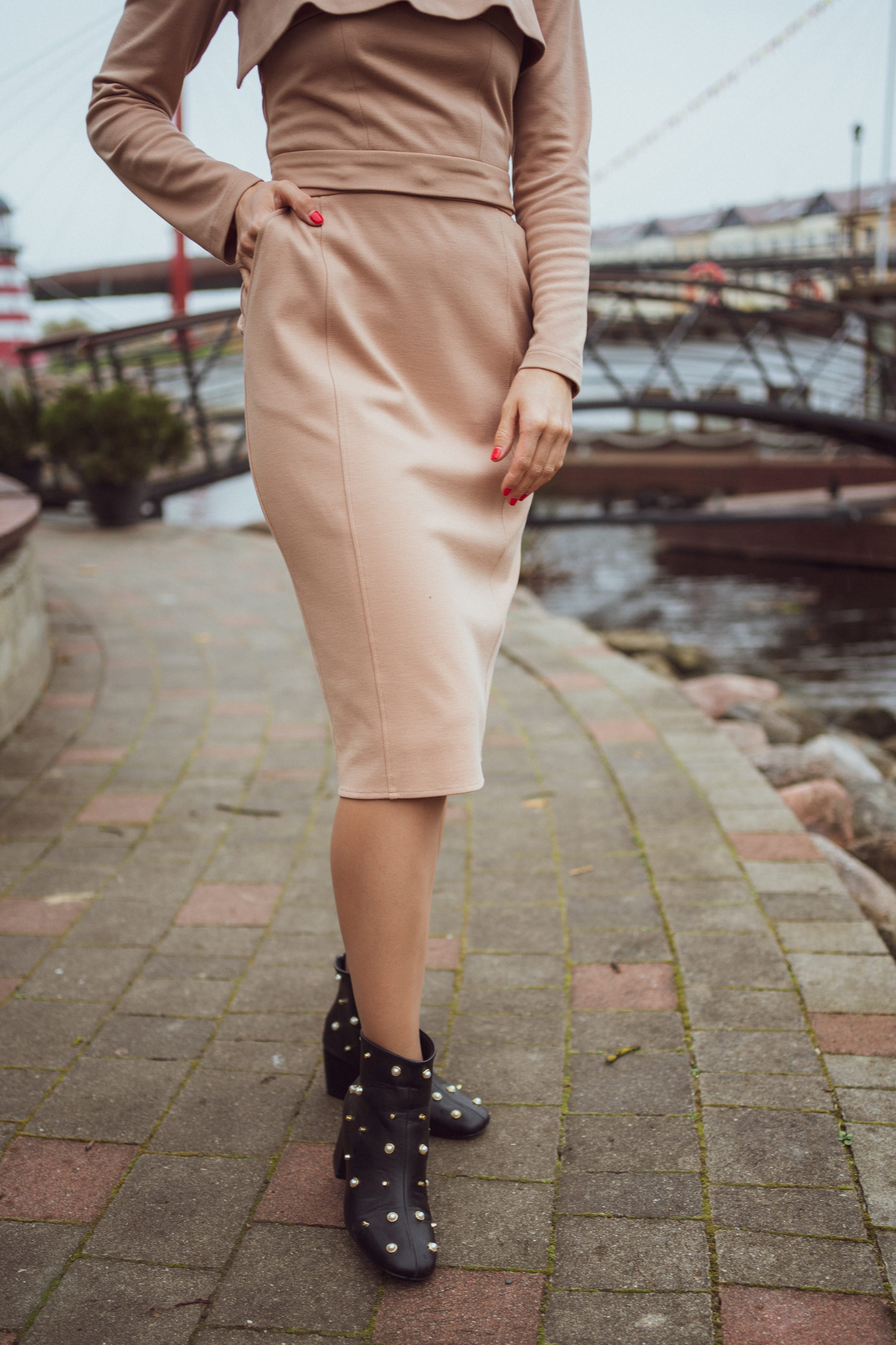 Beige 2024 pencil skirt